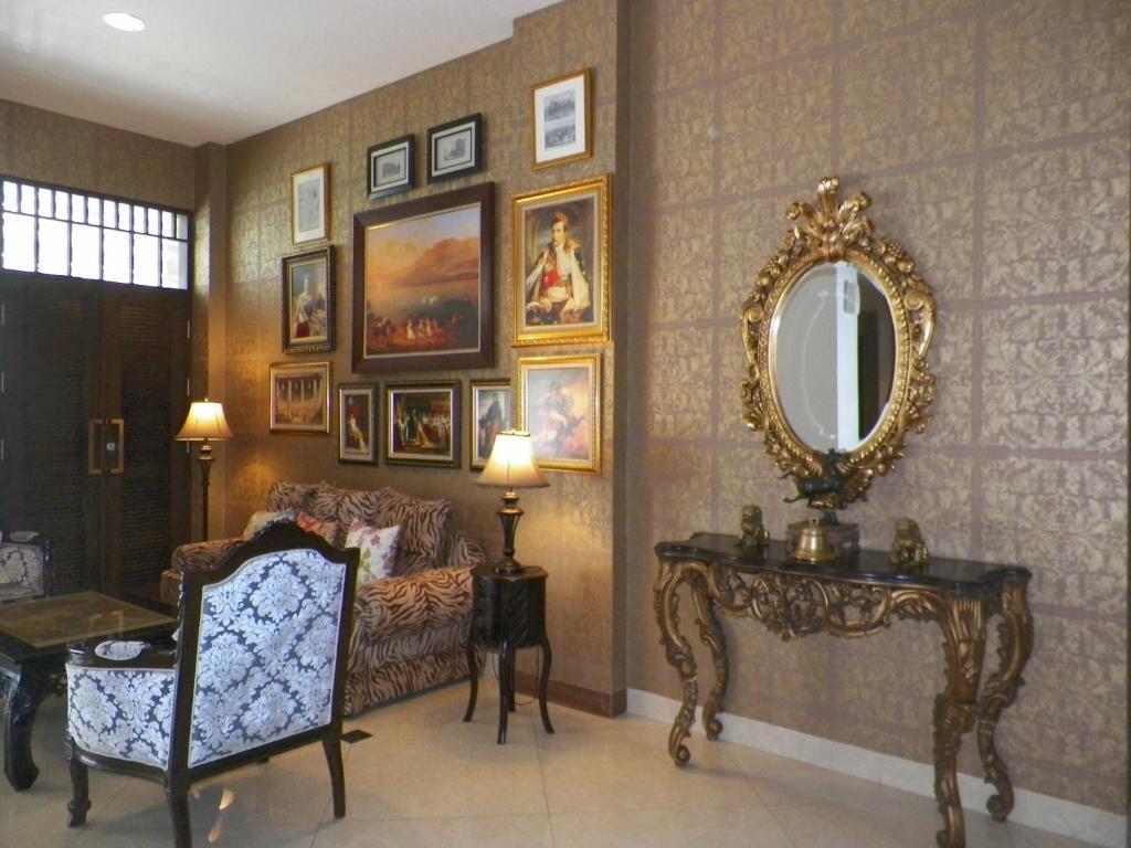 The Victoria Guesthouse Bandung Exterior foto